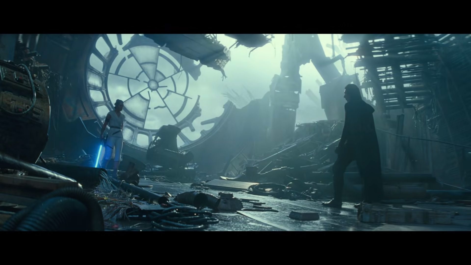 15 Rey and Kylo - Throne Room